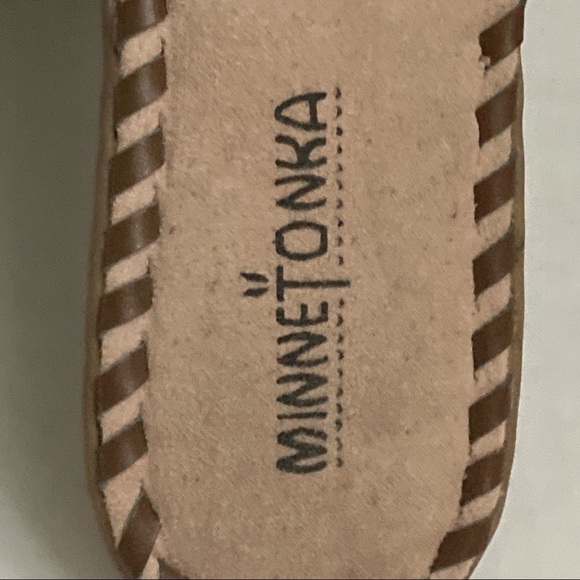 Minnetonka size 7 leather upper beaded sandals - Picture 2 of 7